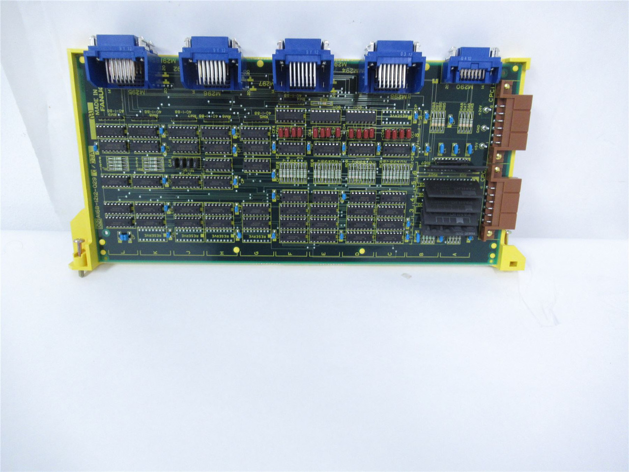 Fanuc a16b12120290; 4 robot pulse multiplexer