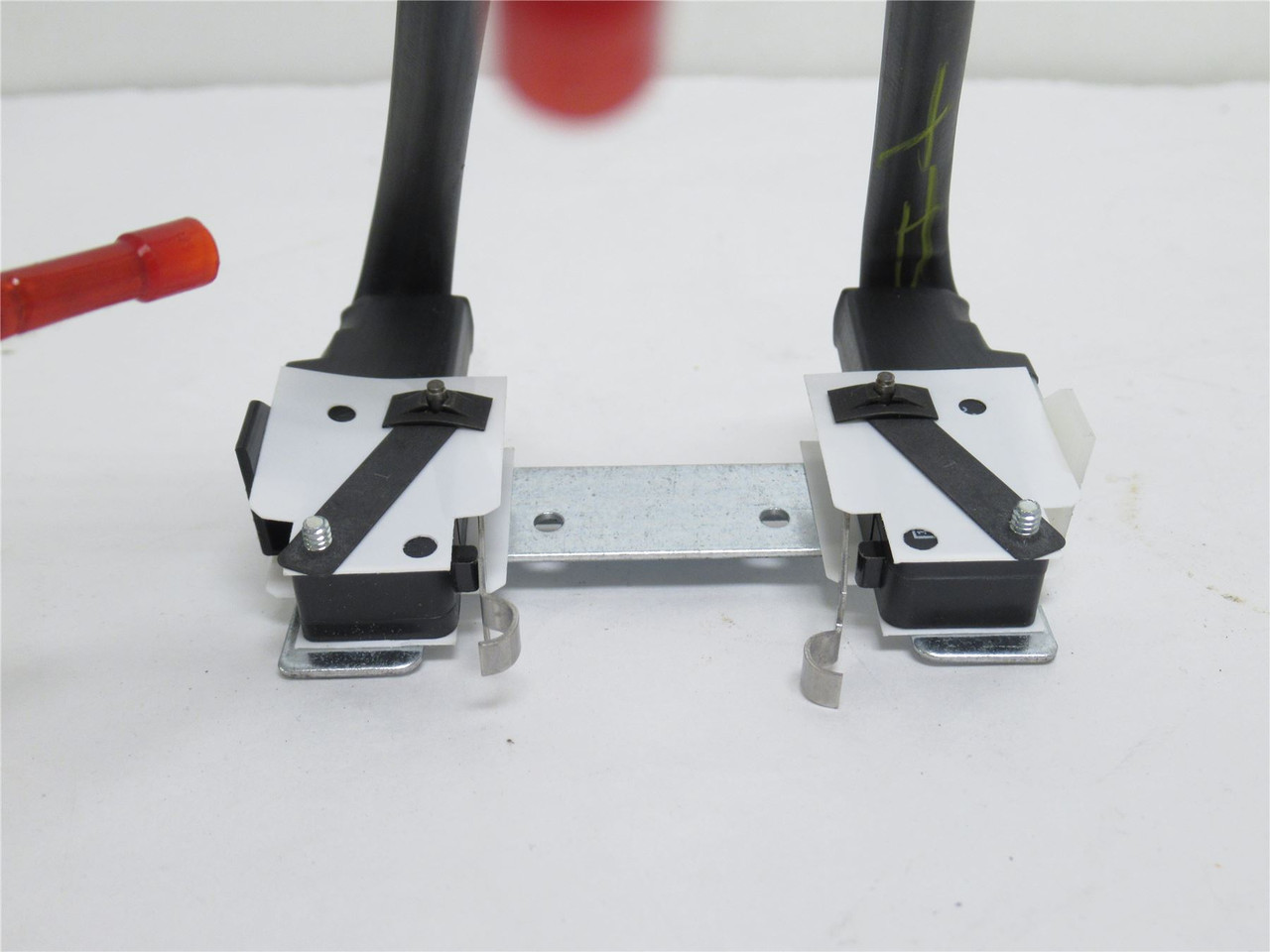 Honeywell 220736B ; Dual Auxillary Switch; SPDT; Snap Action