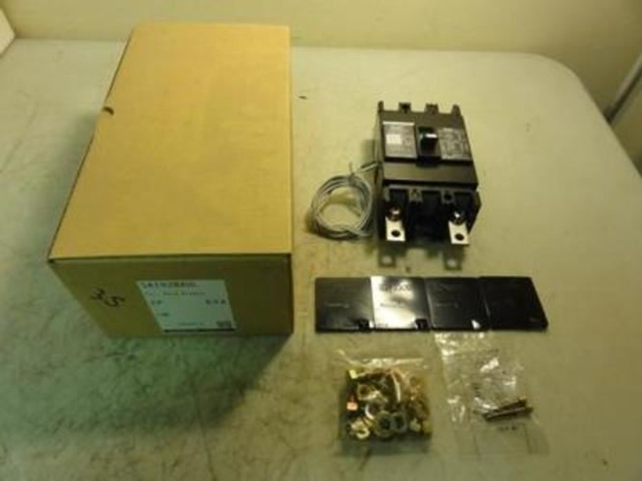 Fuji Electric SA102BAUL; Auto Breaker 2-Pole; 60A; 240VAC