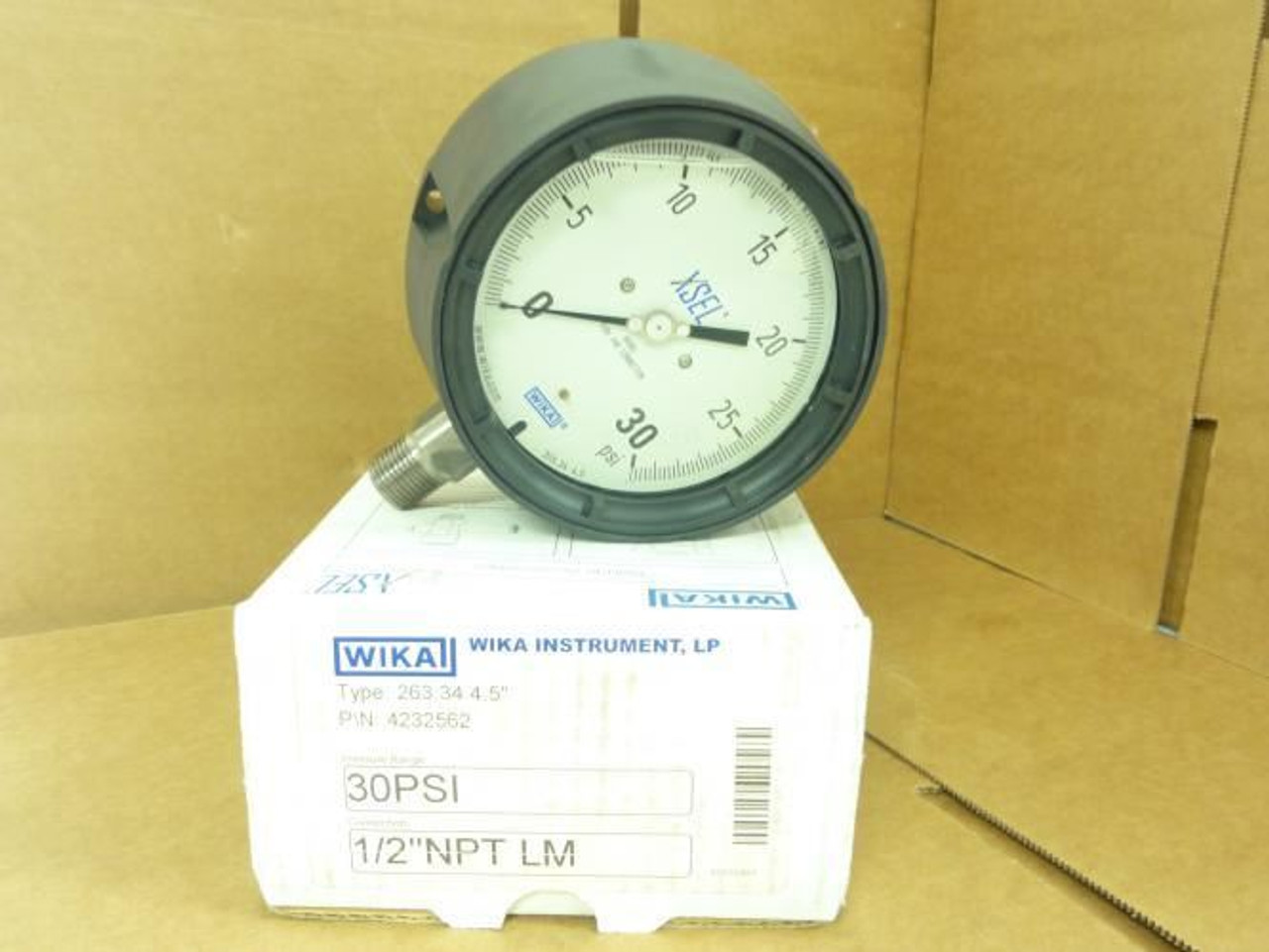 Wika 4232562; Pressure Gauge; 0-30PSI 1/2"NPT Mount