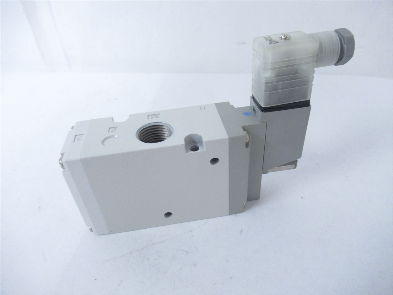 SMC VP742-5DZ1-04NA; Solenoid Valve 24VDC  3 Port