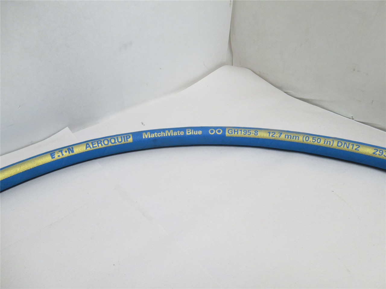 Eaton GH1958608R6836; Hose 36" Long; 1/2 90Deg BOSS x 1/2 JIC