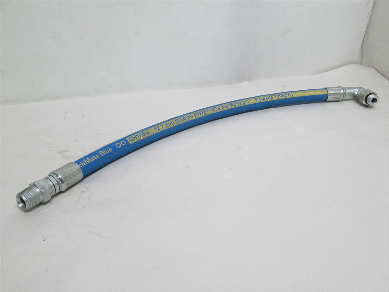 Eaton GH1958J08R6824; Hose; 24" Long; 1/2 BOSS; 90deg x 1/2NPT