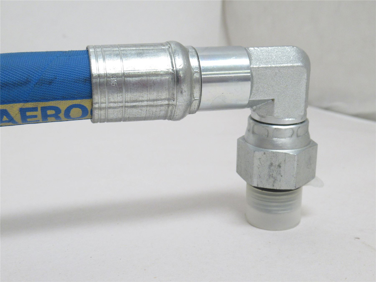 Eaton GH1958758R6824; Hose 24" Long; 1/2 90Deg BOSS x 1/2 Tube