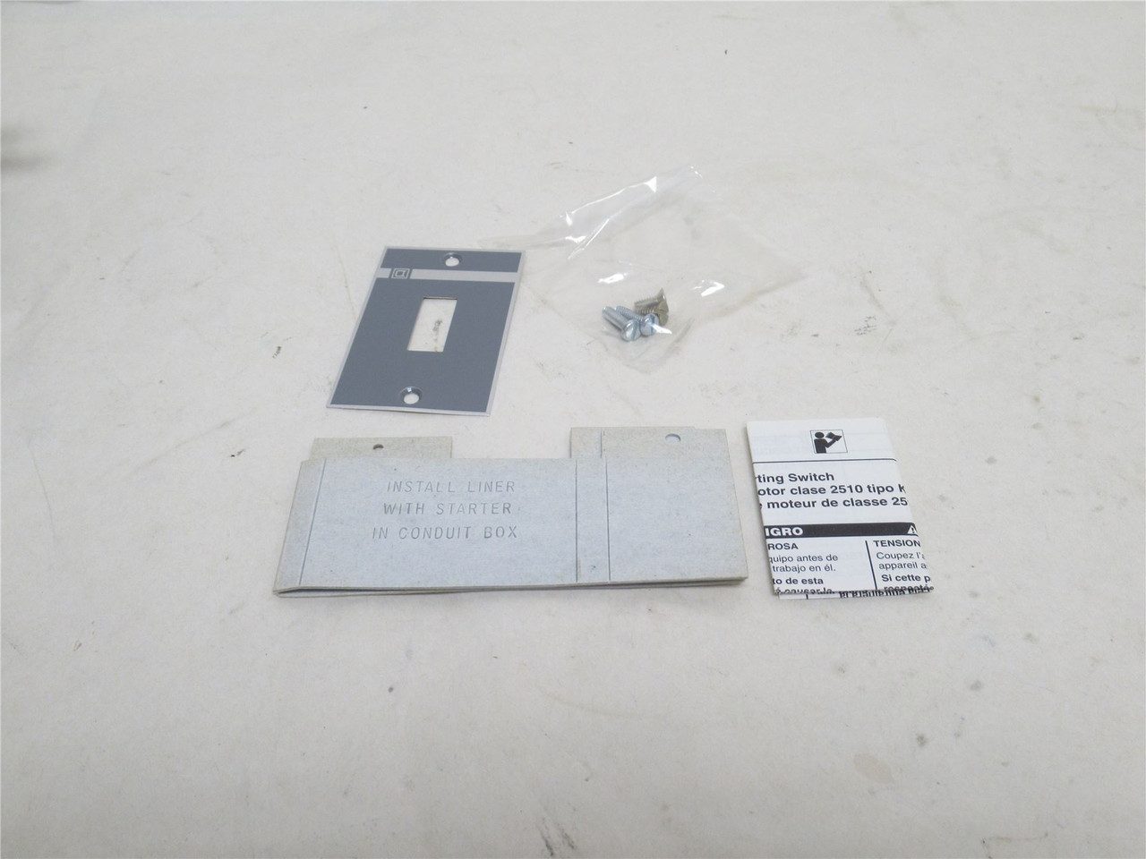 Square D 2510KO5; Manual Starter; 30A; 600VAC/230VDC; 2HP