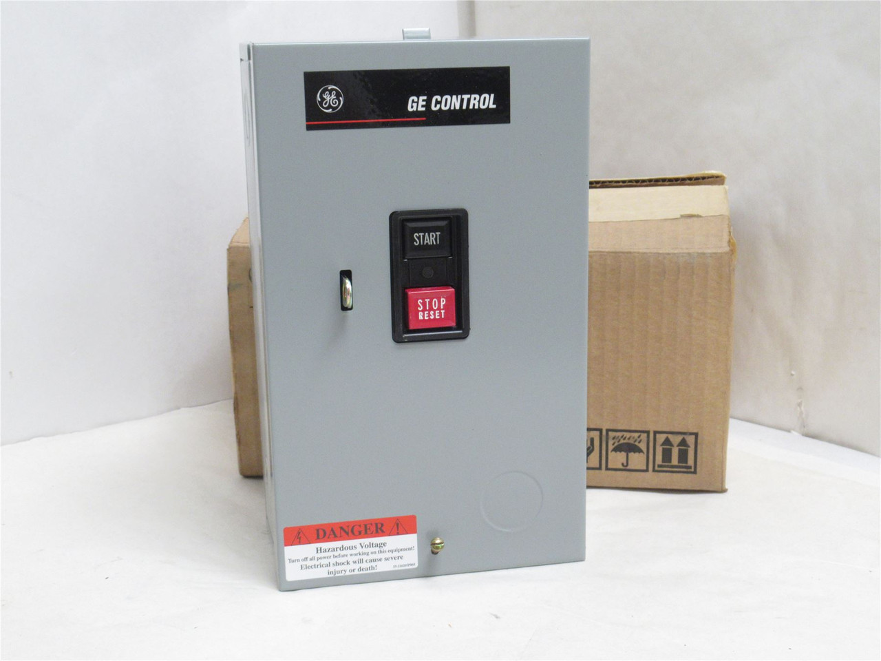 GE CR1062S2AAP2000; Manual Starter 115/240VAC; 2P; 2HP