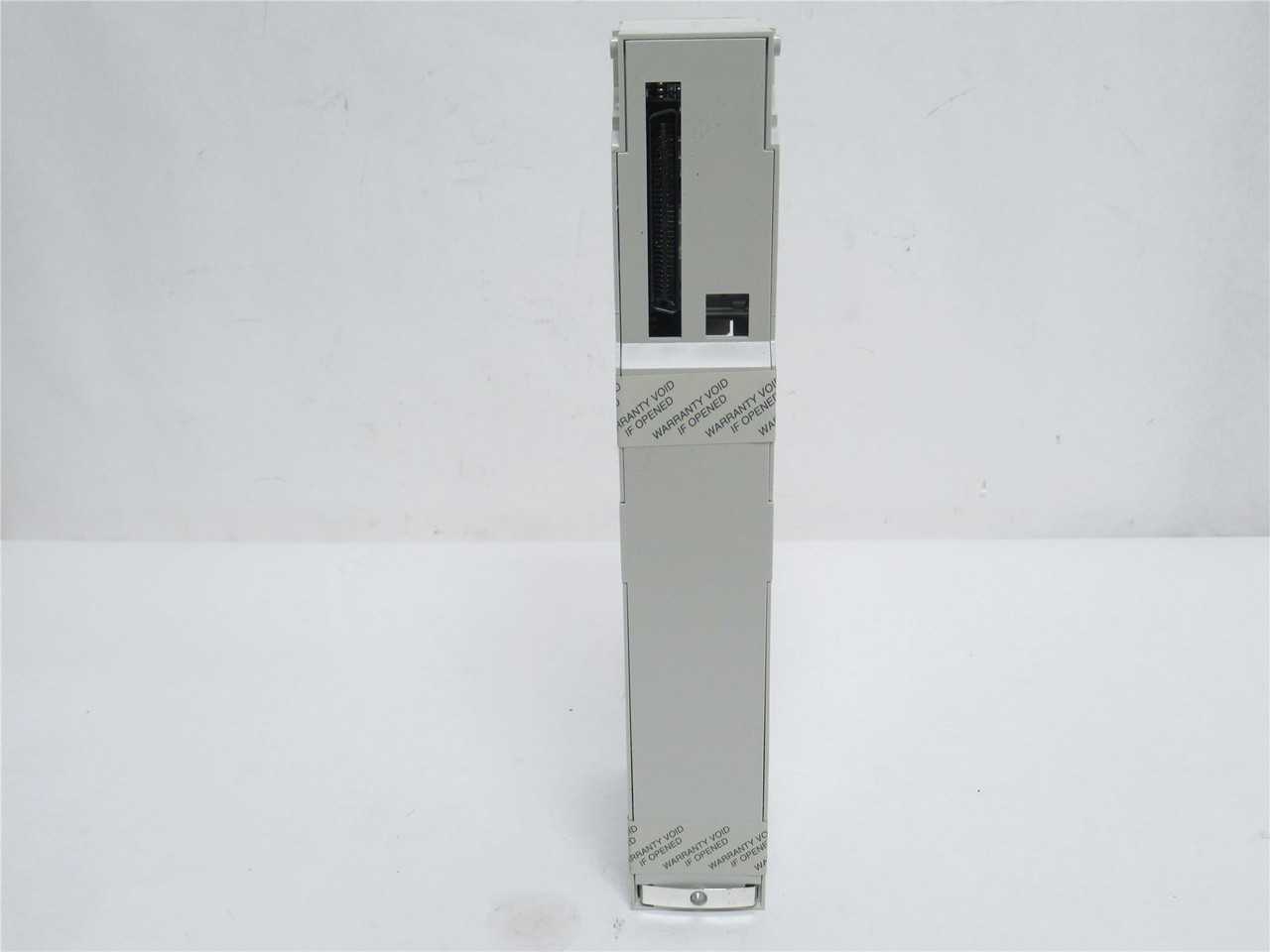 Schneider 140DAI55300; Discrete Input Module 115VAC; 32 Input
