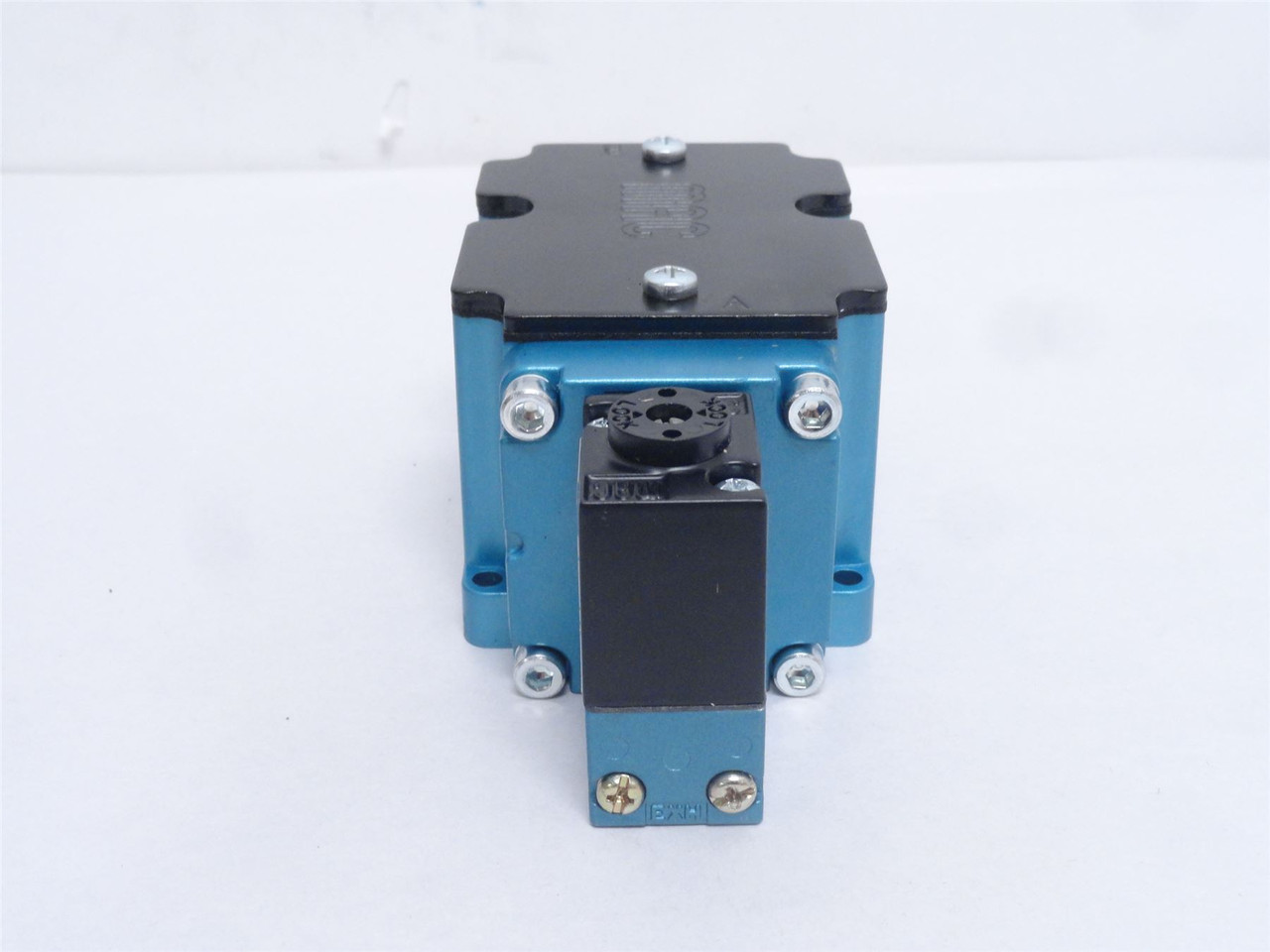MAC 6511B-000-PM-112DA; Solenoid Valve; 150PSI; 120VAC; 6.8W