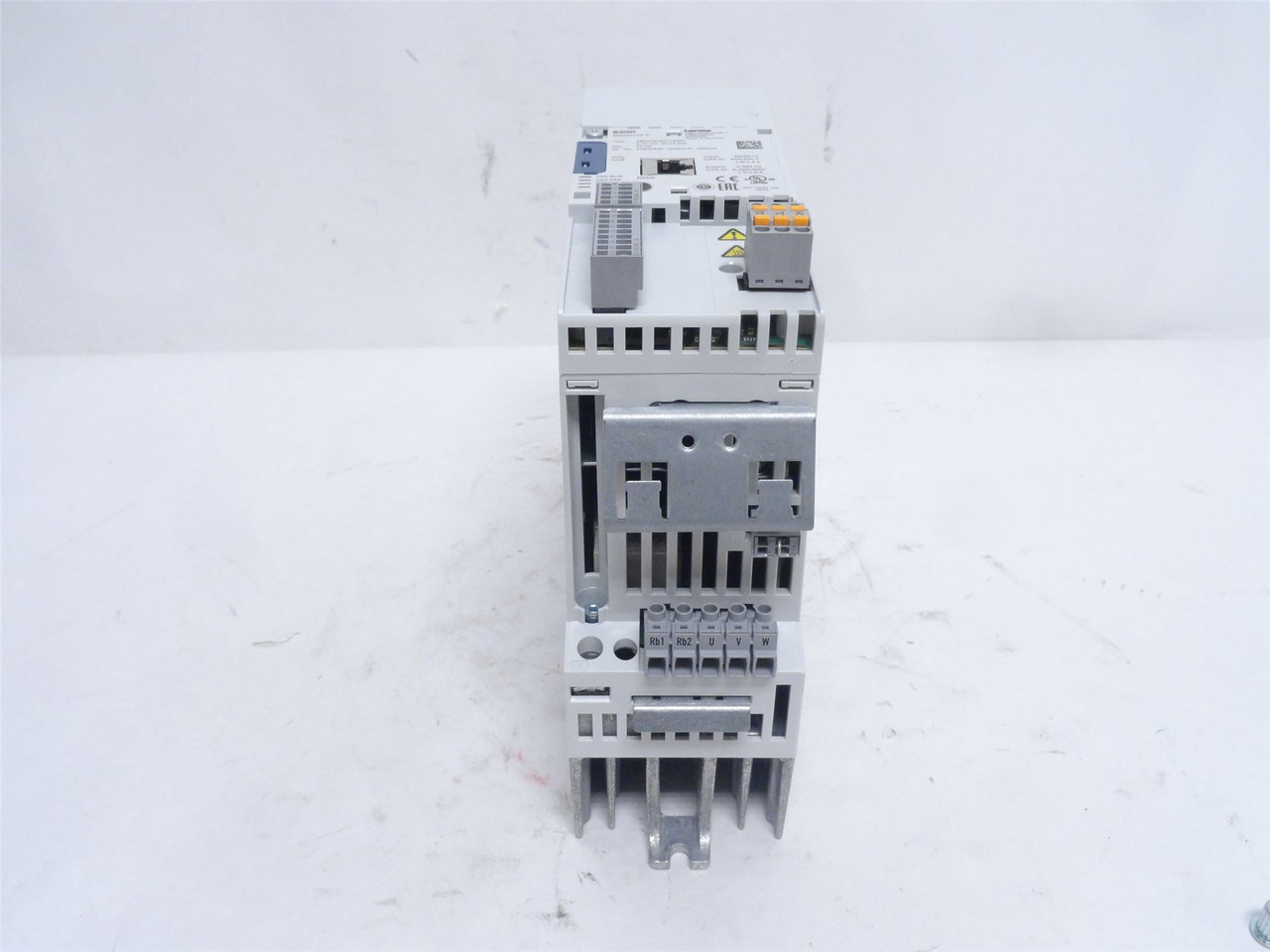 Lenze E84AVSCE3714SXO; Topline C AC-Drive .75KW 400-500VAC