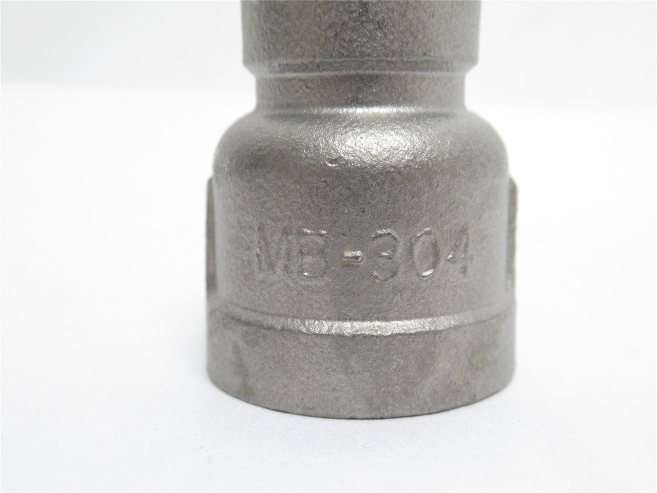 MB 40RC111N012014; Reducing Coupler; SS-304; 1/2 x 1/4NPT