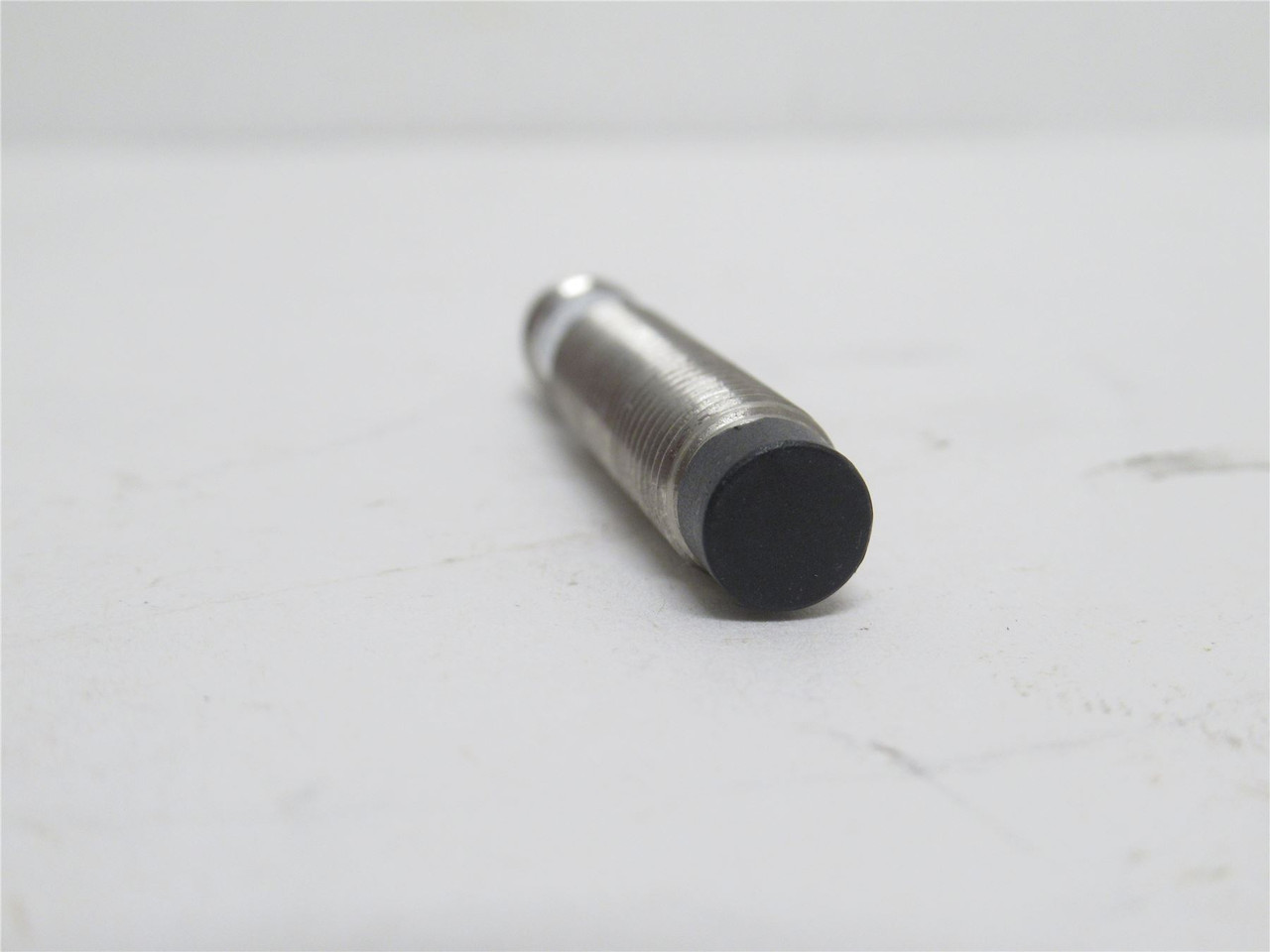Eaton E57EAL8T110EN; Prox Sensor; 10-30VDC; 200mA; 1-NO; NPN