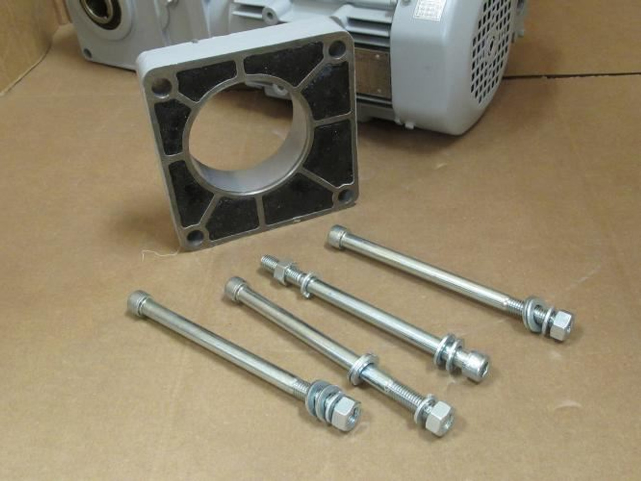 Sumitomo RNYM81-1420YA-EPF1-40; Gear Motor 40:1 Ratio; 1Hp