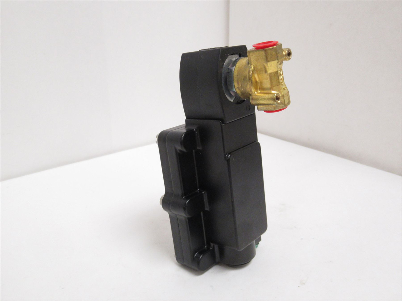 Asco JBEF8262H022; Solenoid Valve W/Conduit; 185Psi; 110/120V