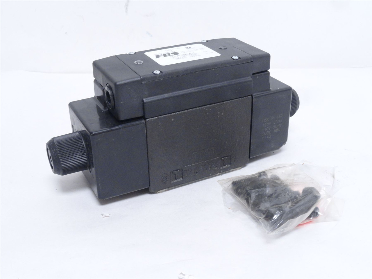 FES 370-013140-012; Directional Valve; 3000/2500PSI; 110/120V