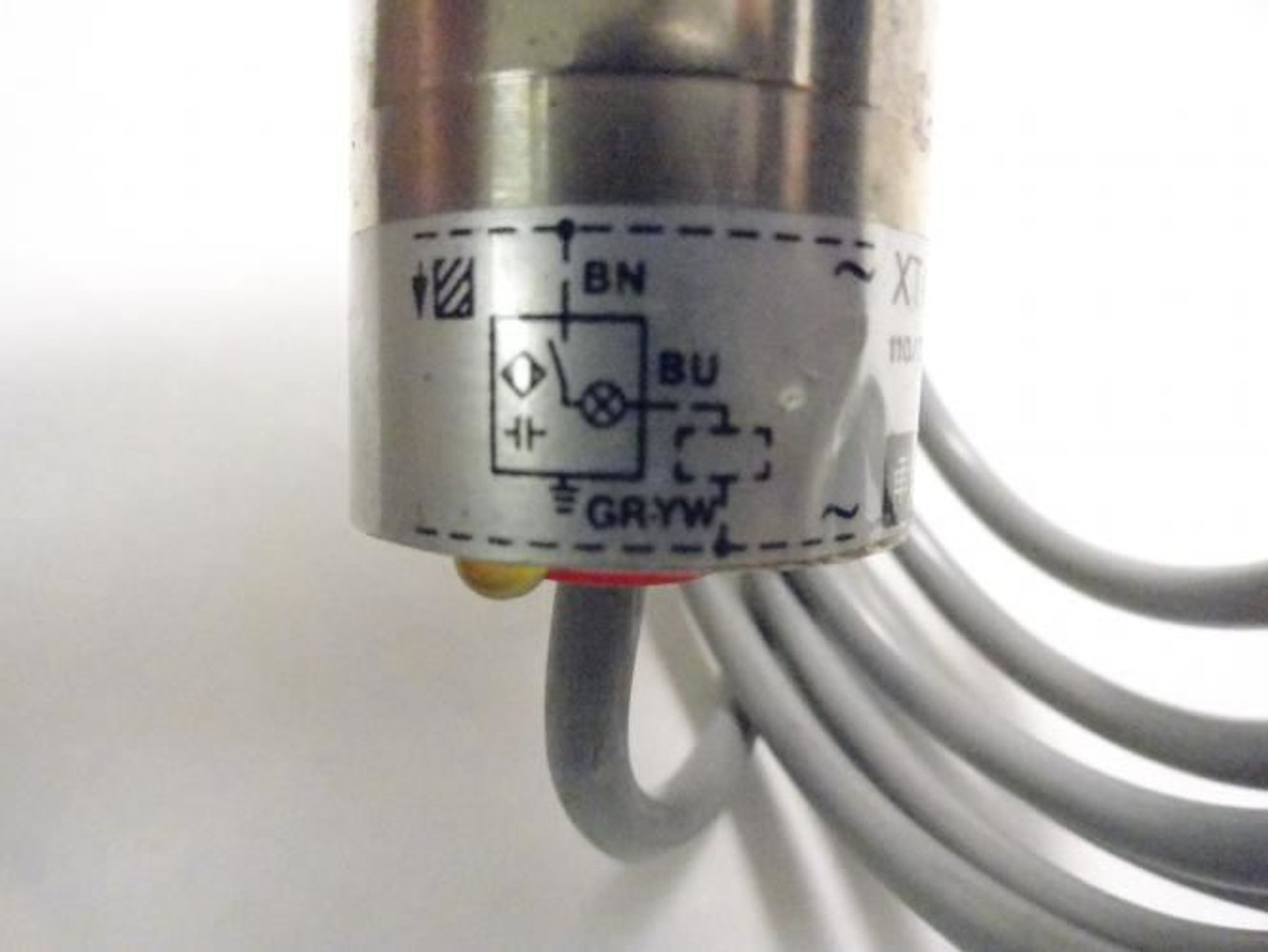 Telemecanique XTA-A209115; Proximity Switch 32mm Range 110/220V