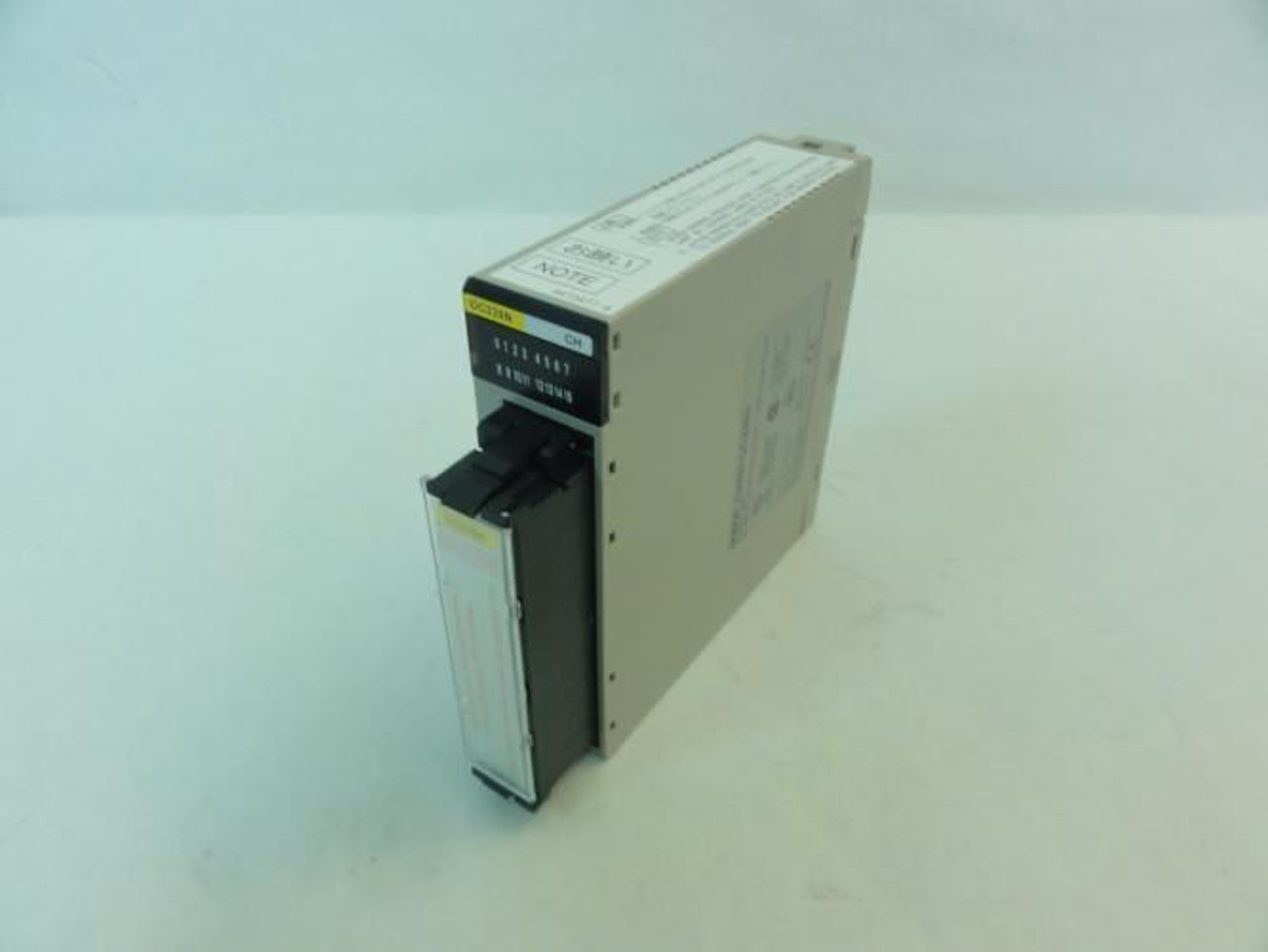 Omron C200H-OC226N; Output Unit; 250VAC; 30VDC