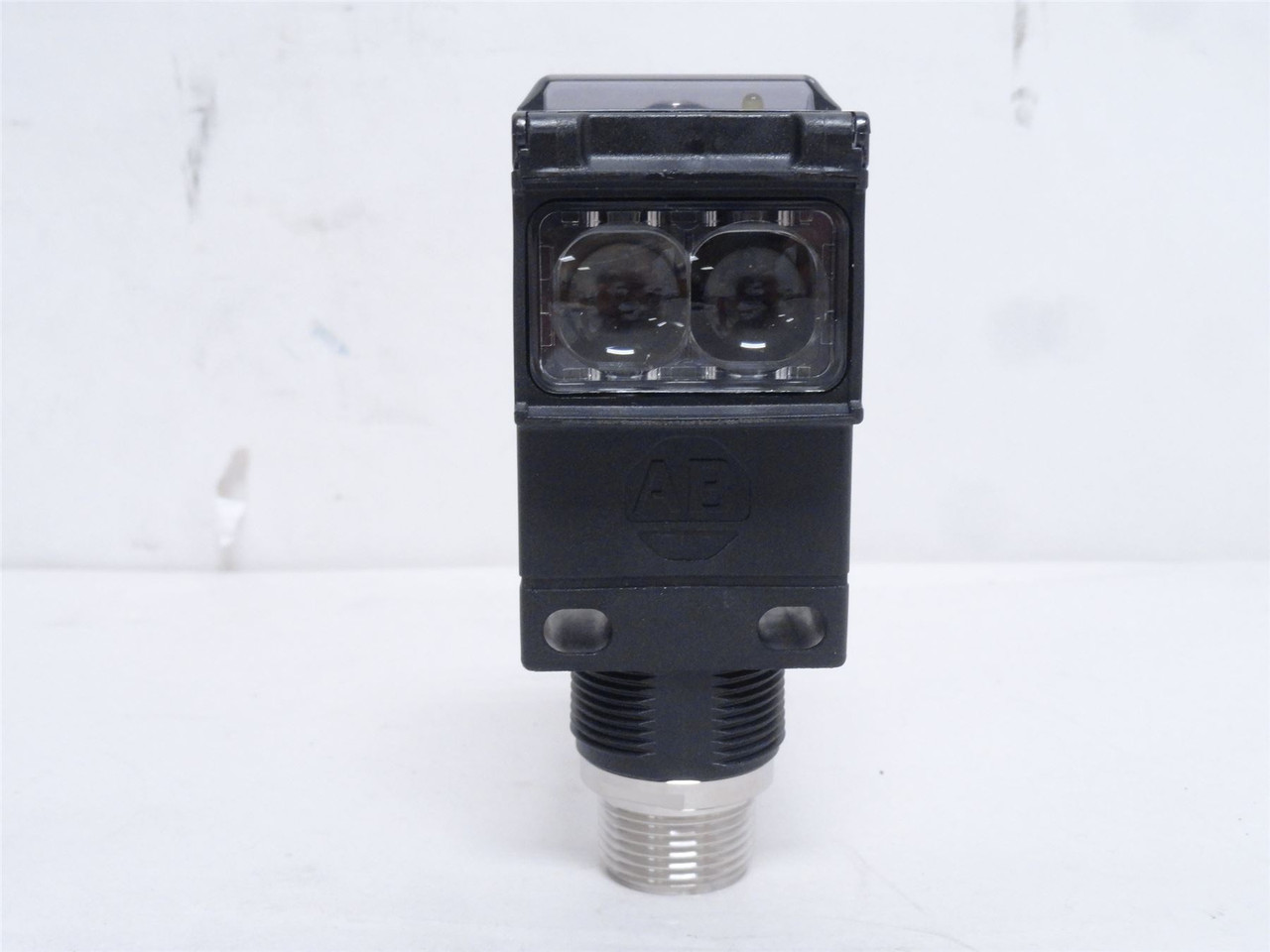 Allen-Bradley 42GRU-9002-QD; Phot Sensor; 70-264VAC/DC; 4VA