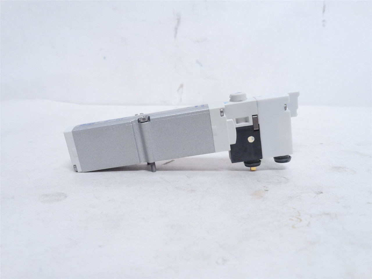 Festo VMPA14-M1HF-M-PI; Air Solenoid Valve 578806; 15VDC; 1MPa