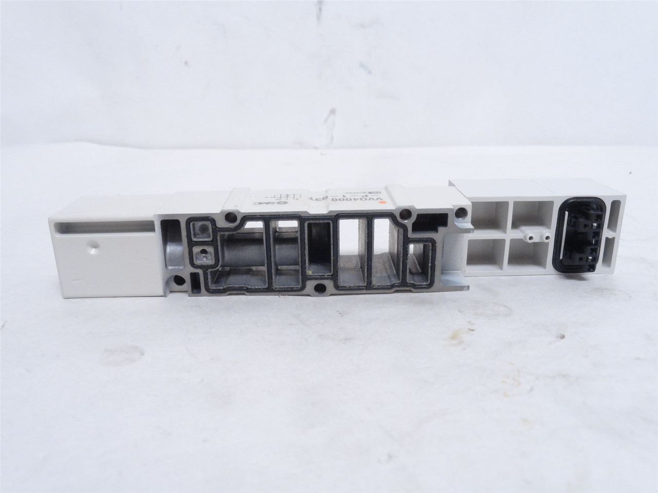 SMC VVQ4000-P-1-03T; Supply Relocation Block