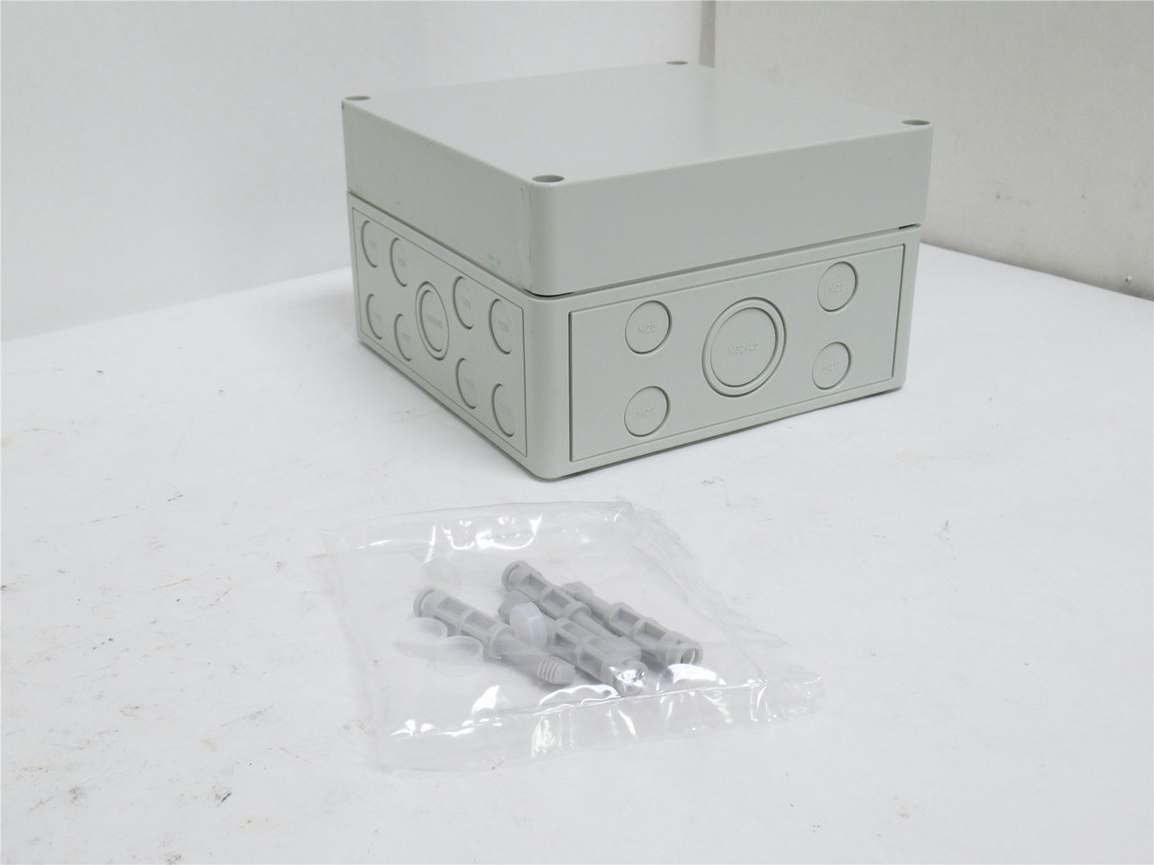 MFG- MDL-UNKN-230691; Plastic Case; 180 x 180 x 111mm