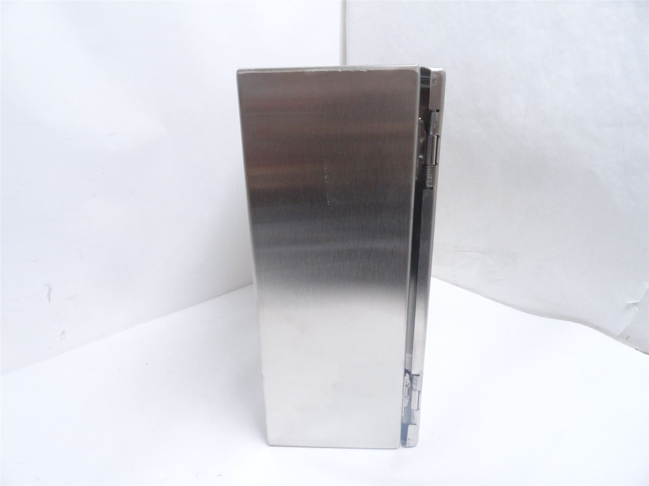 Hoffman CSD16166SS; Hinged Cover Enclosure SS; 16" x 16" x 6"