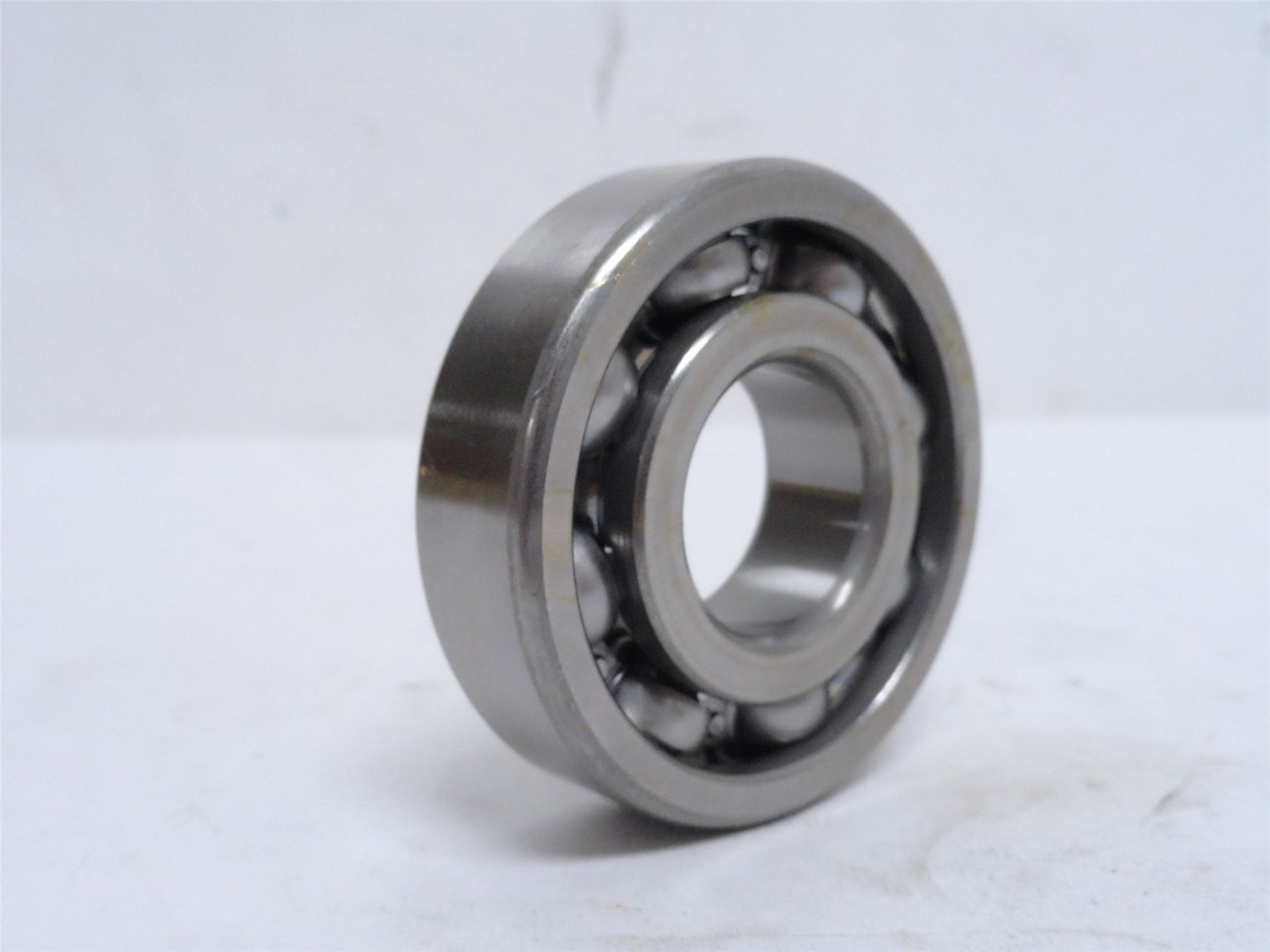 NSK 6305; Ball Bearing; 25mmID x 62mmOD x 17mm Width