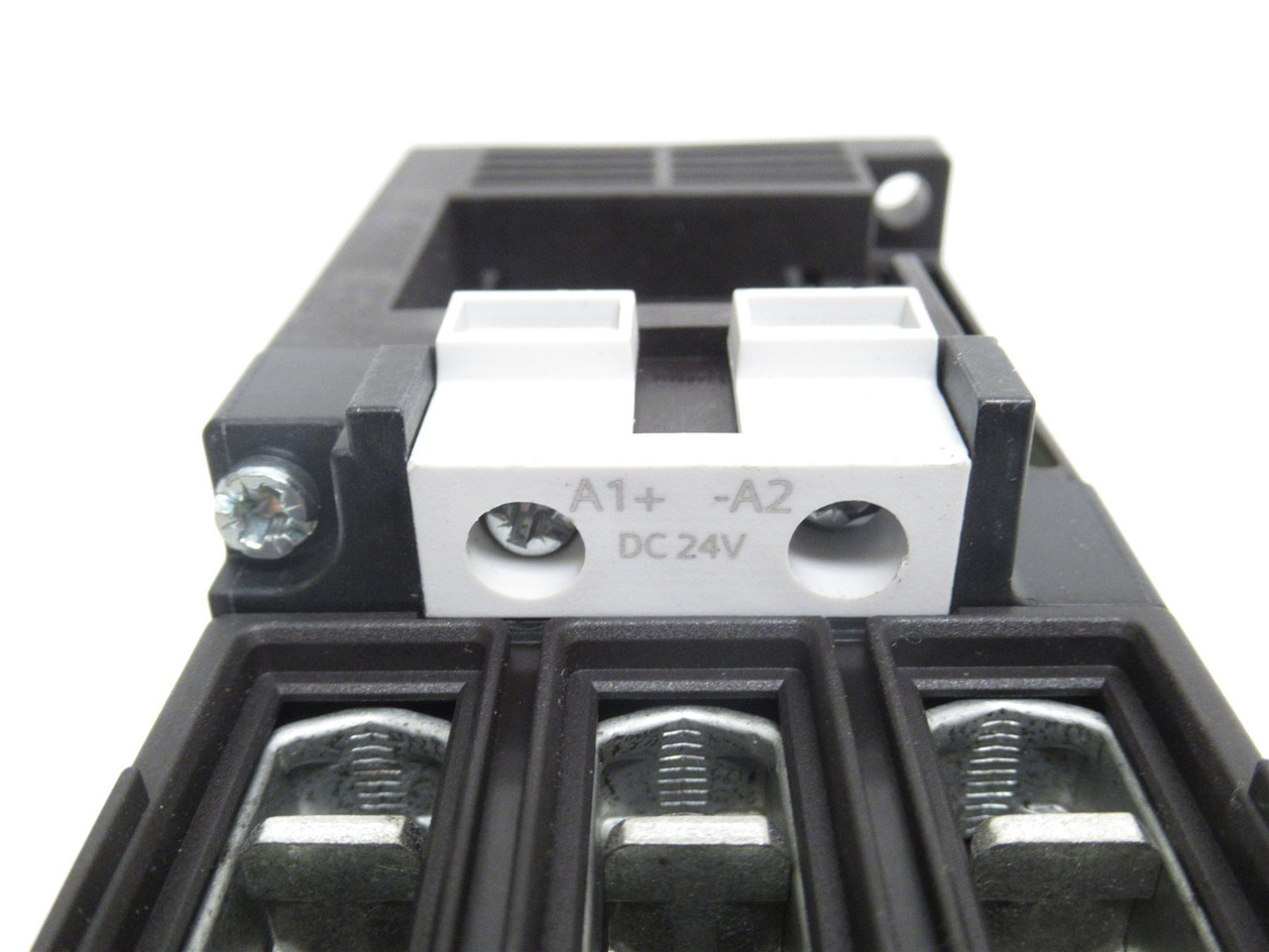 Siemens 3RT1035-1BB40; Contactor; 40A; 3P; 600V; Coil: 24VDC