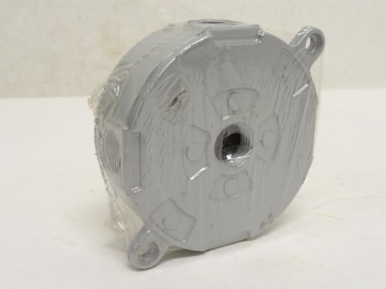 T&B TR11-4; Steel City Weatherproof Round Outlet Box; 4"