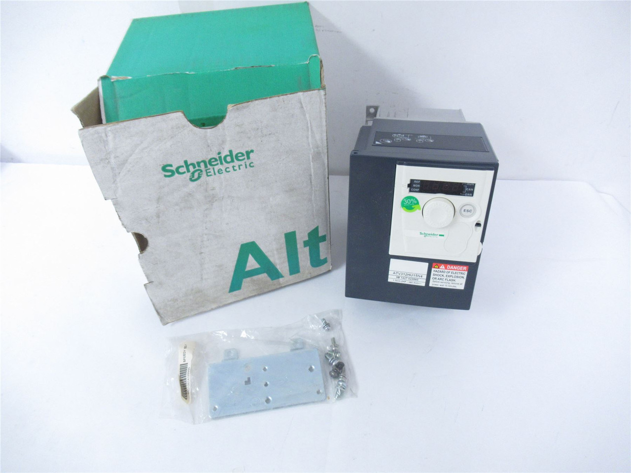 Schneider ATV312HU15N4; AC Drive 2HP 380-500VAC 3Phase