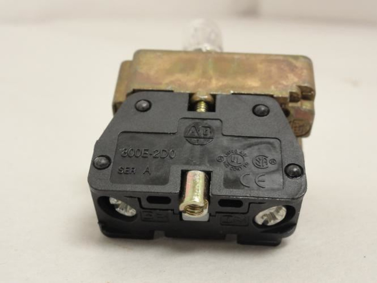 Allen-Bradley 800E-2DL5; Full Voltage Pilot Module W/Latch 120V Allen-Bradley 800E-2DL5; Full Voltage Pilot Module W/Latch 120V