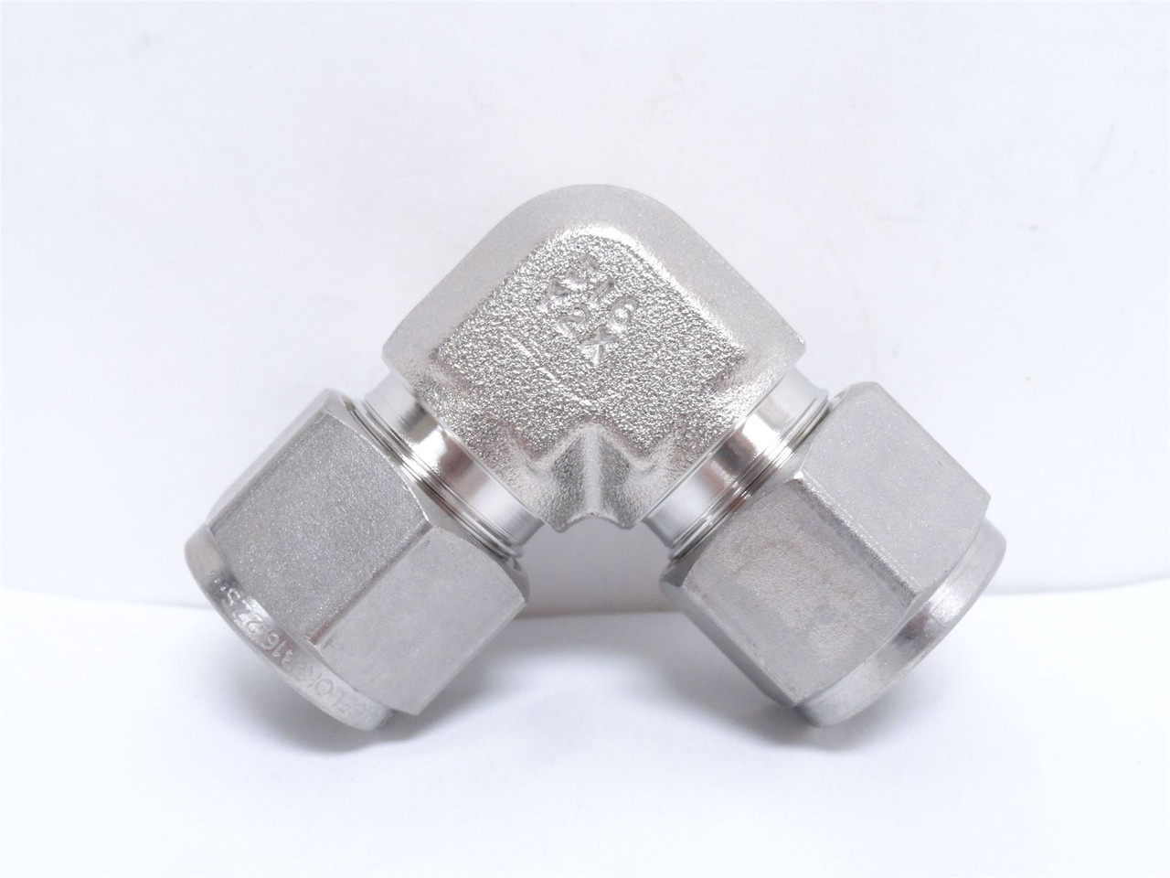 Swagelok SS-810-9; Union Elbow 90Deg SS-316; 1/2" Compression
