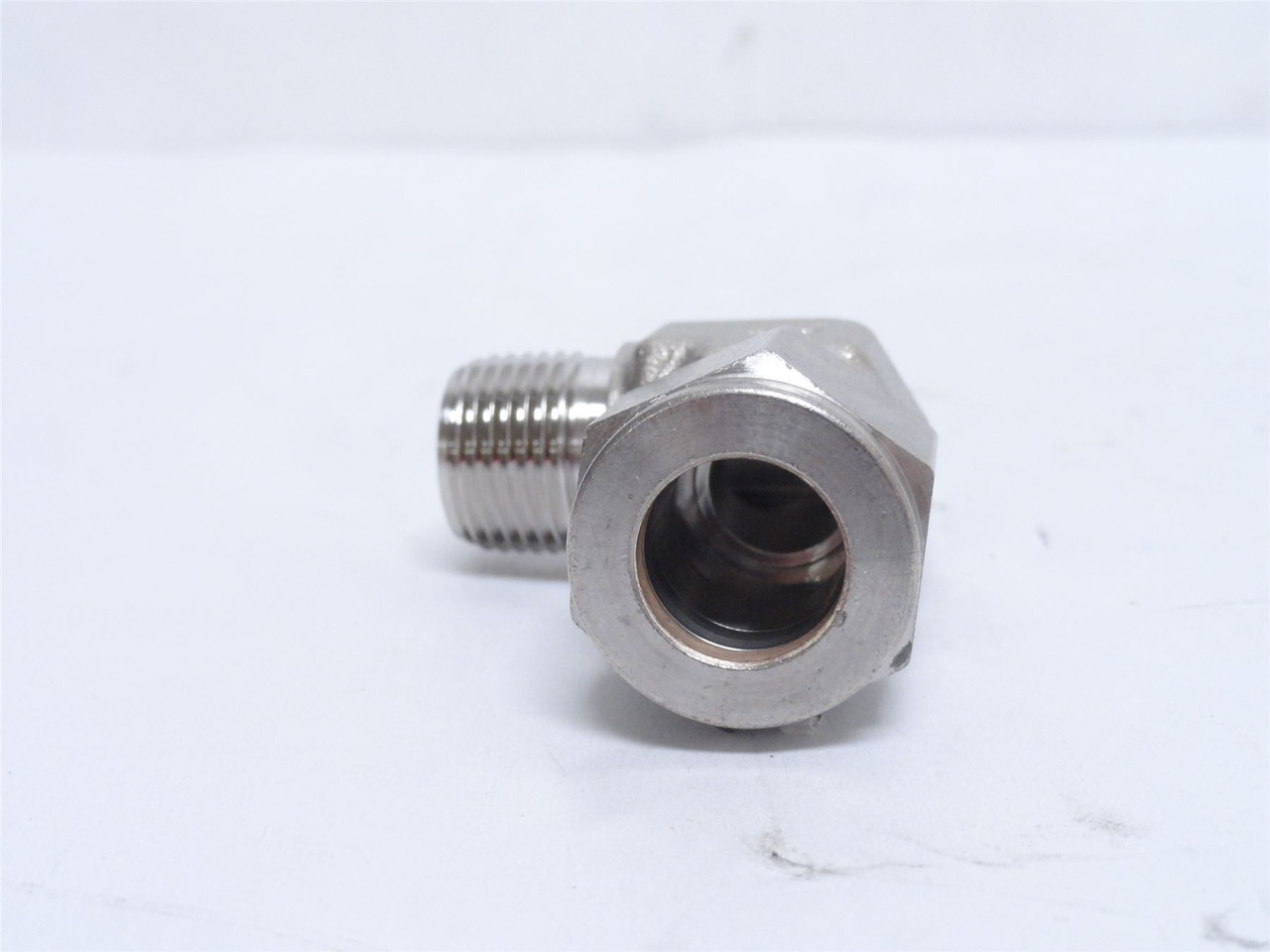 Swagelok SS-810-2-6; Elbow; 90Deg; SS-316; 1/2" x 3/8NPT