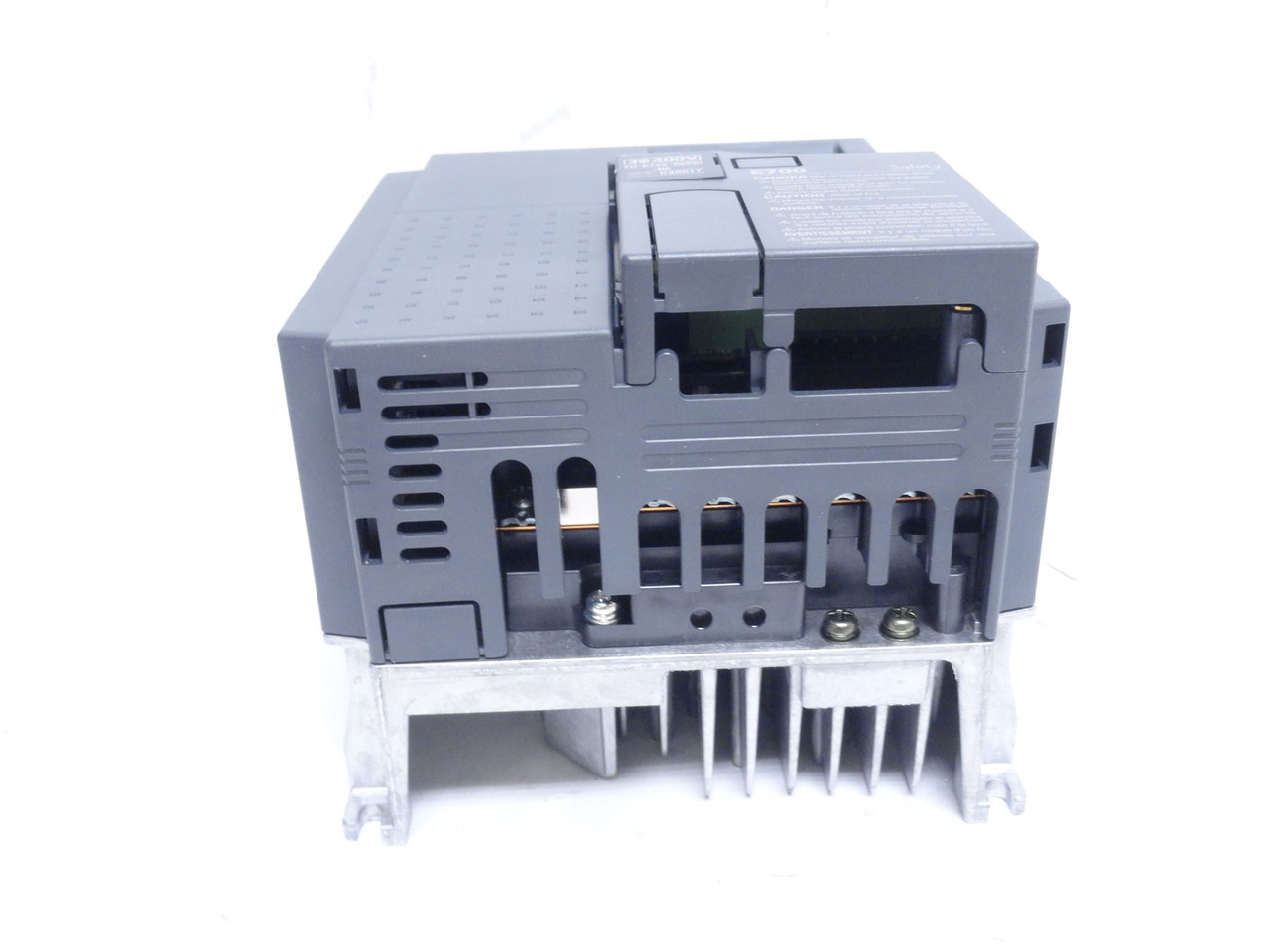 Mitsubishi FR-E740-026SC-NA; AC Drive; 1HP; 380-480VAC In