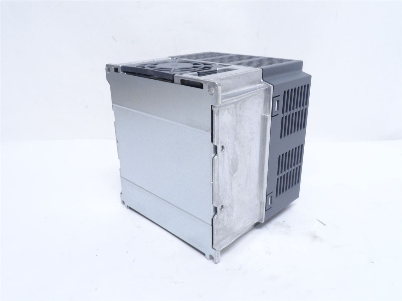 Mitsubishi FR-E740-095SC-NA; AC Drive 5HP 380-480VAC In