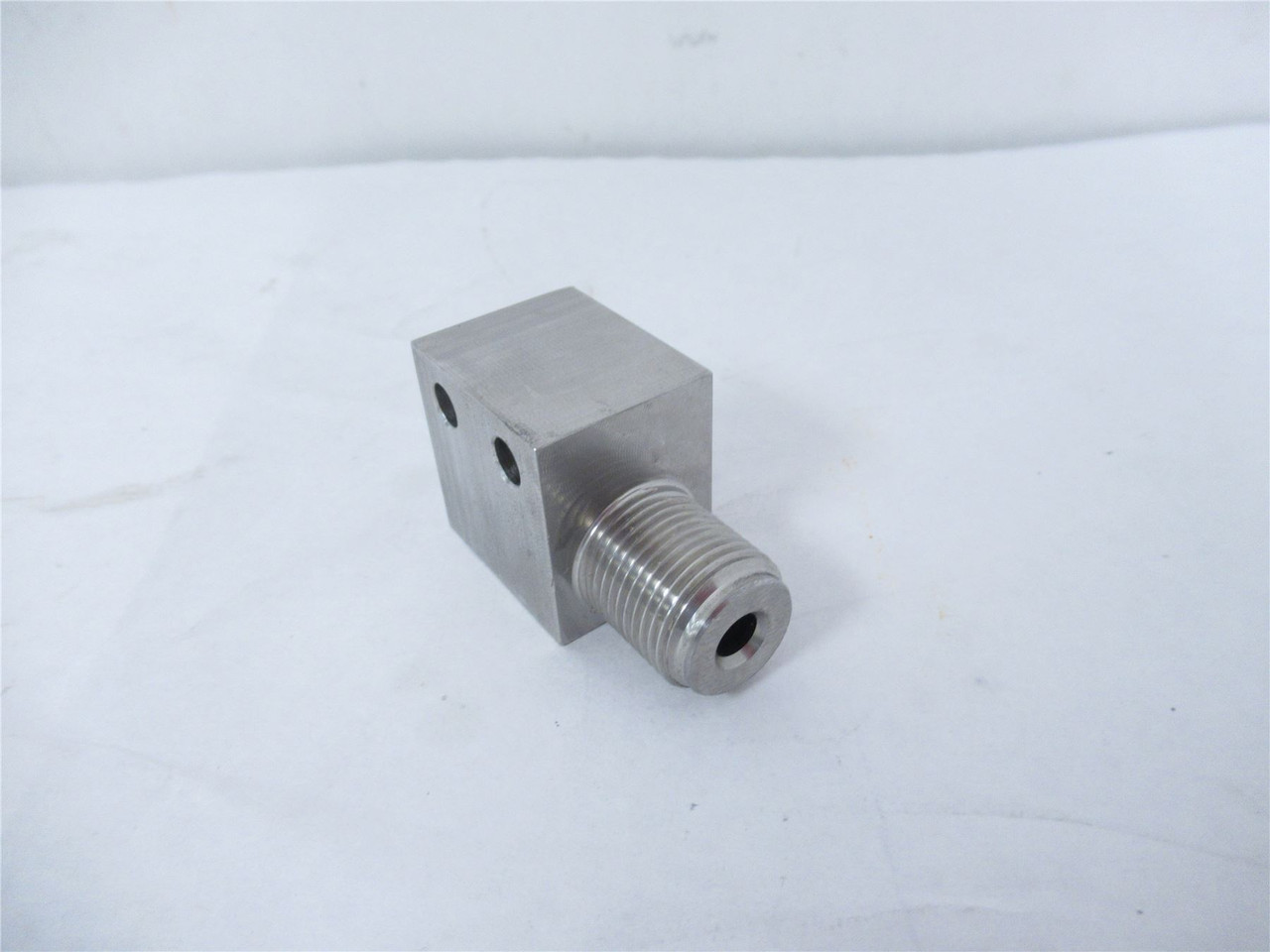 DSI 300258; Straight Fitting