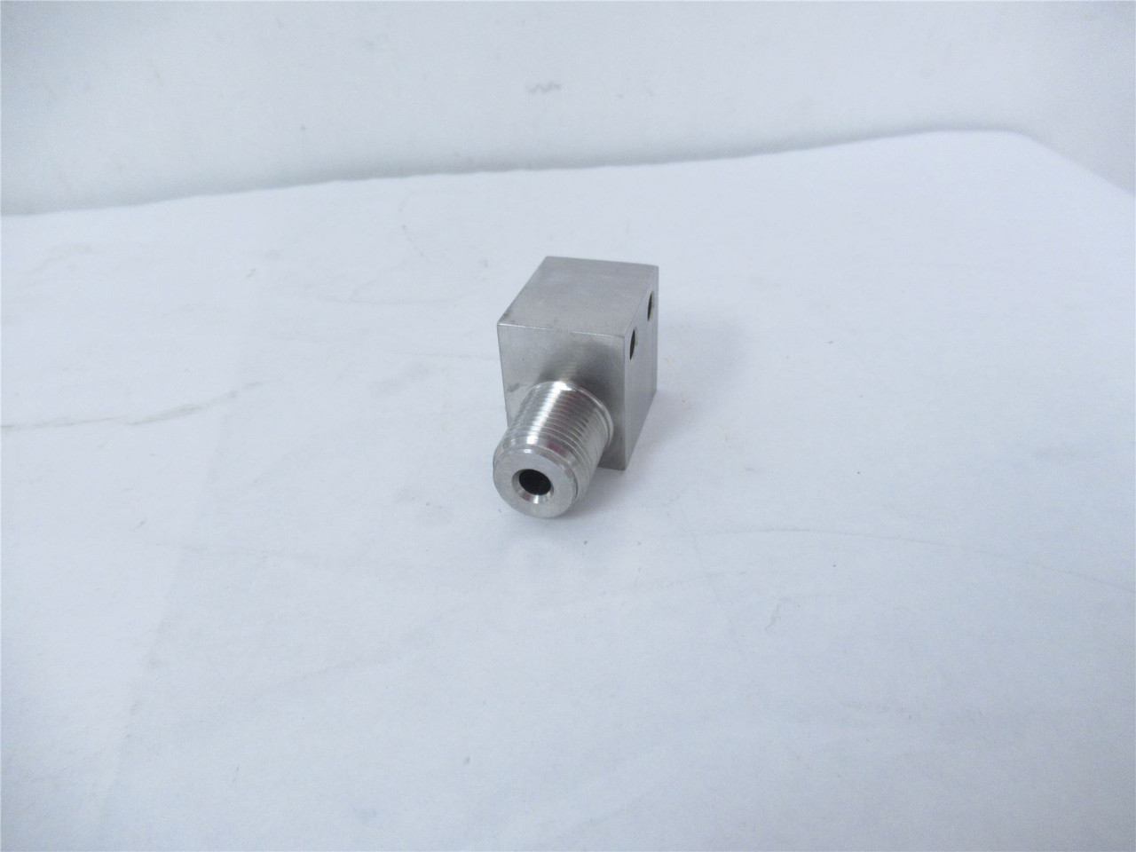 DSI 300258; Straight Fitting