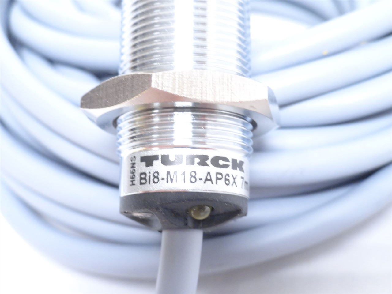 Turck BI8-M18-AP6X; Prox Sensor 4615031; 10-30VDC ; 7m Wire