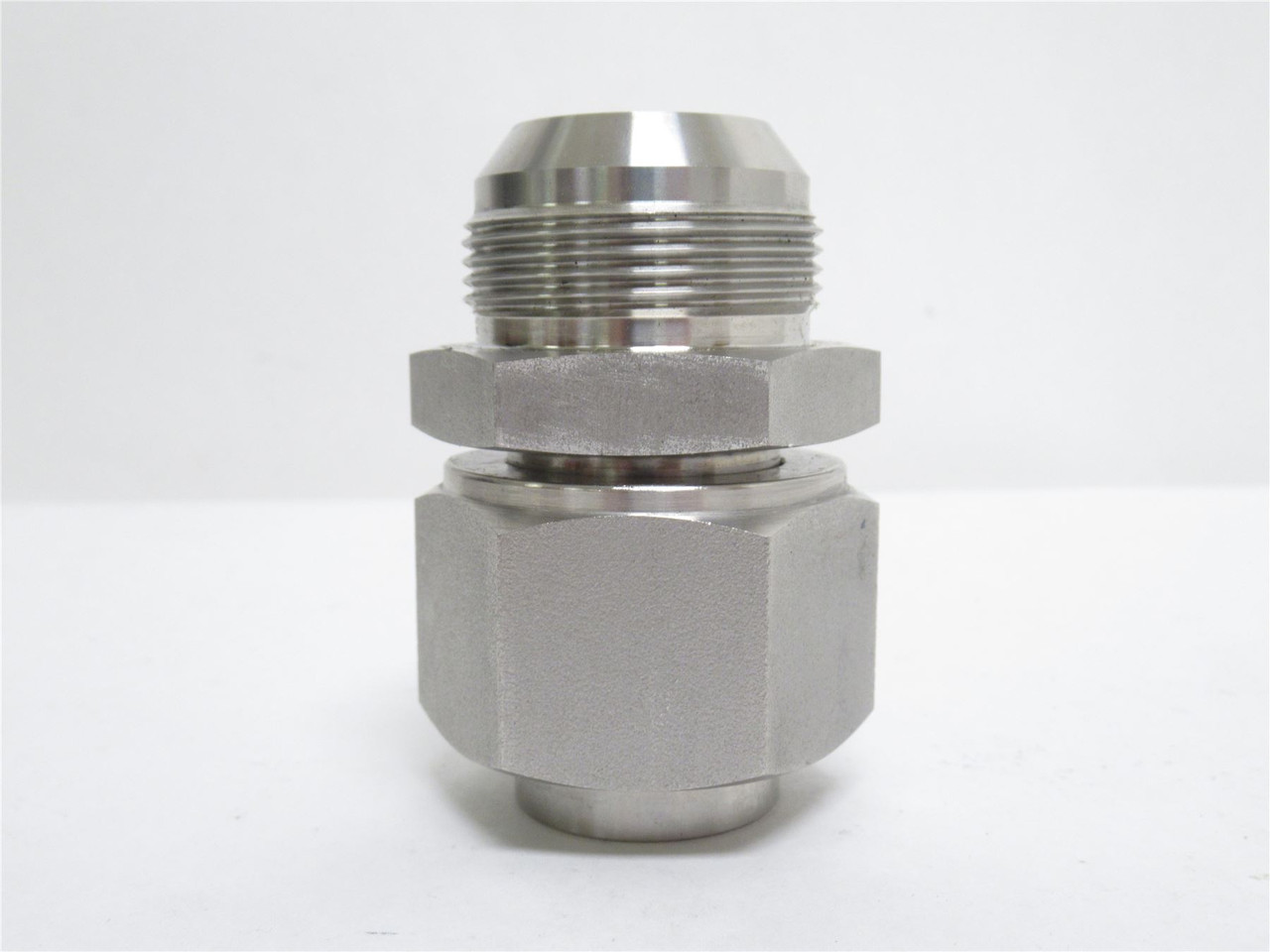 Swagelok SS-20-TA-1-20AN; Male Adaptor; SS-316; Size: 1-1/4" Swagelok SS-20-TA-1-20AN; Male Adaptor; SS-316; Size: 1-1/4"