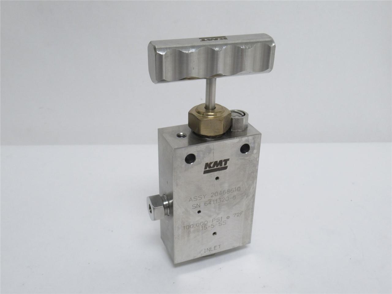 KMT 20468610; Hand Valve Assy; 1/4"; UHP; 90Deg; 2-Way; 100K KMT 20468610; Hand Valve Assy; 1/4"; UHP; 90Deg; 2-Way; 100K