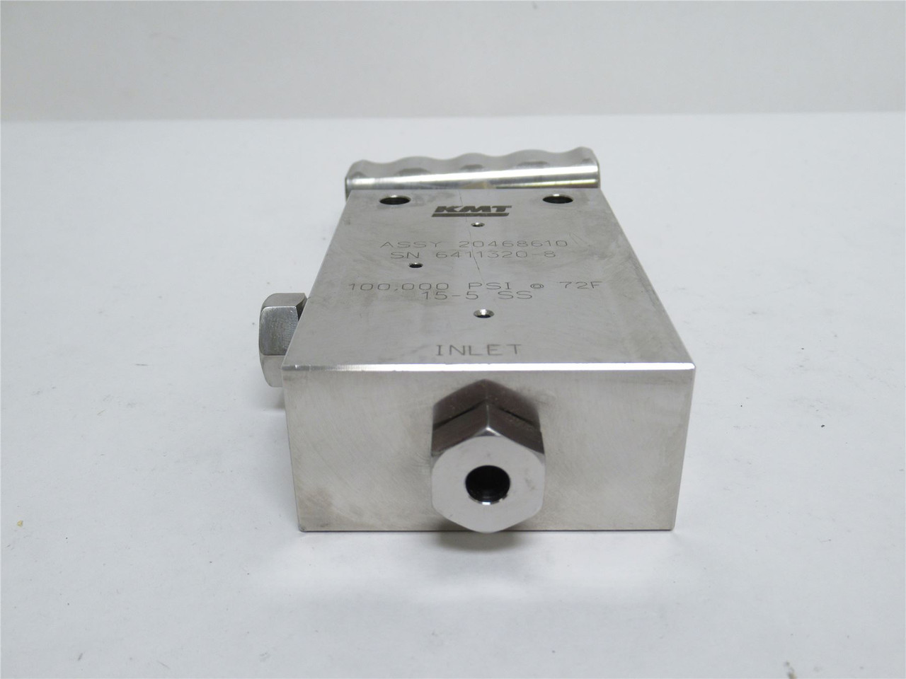 KMT 20468610; Hand Valve Assy; 1/4"; UHP; 90Deg; 2-Way; 100K KMT 20468610; Hand Valve Assy; 1/4"; UHP; 90Deg; 2-Way; 100K