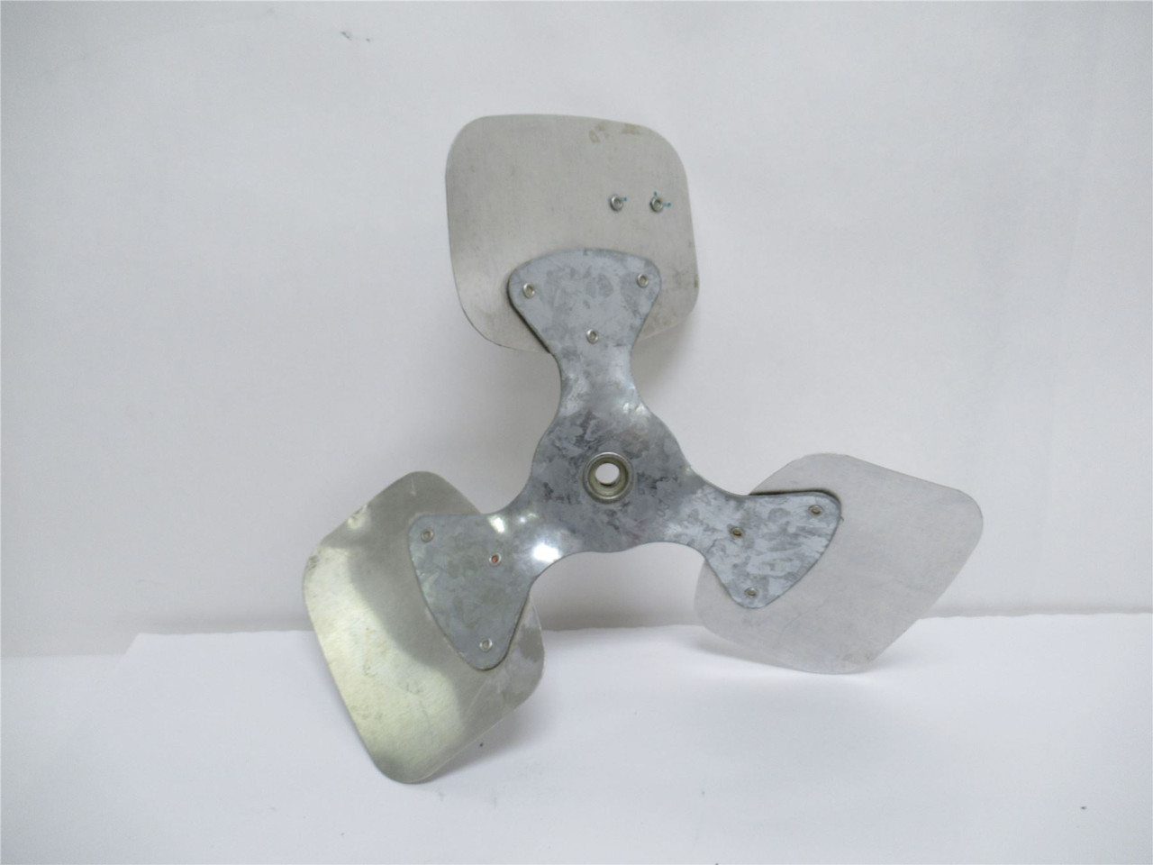 MFG- P-10005; Condenser Fan Blade; Size: 14"; 3-Blade; 1/2"ID MFG- P-10005; Condenser Fan Blade; Size: 14"; 3-Blade; 1/2"ID