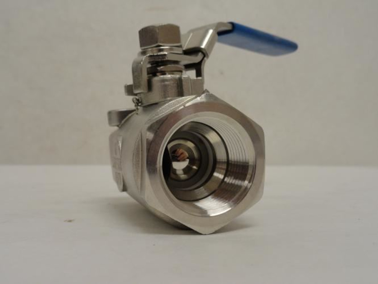 MTG- M2007AR-SS; Inline Ball Valve; SS-316; 1NPT; 2000WOG MTG- M2007AR-SS; Inline Ball Valve; SS-316; 1NPT; 2000WOG