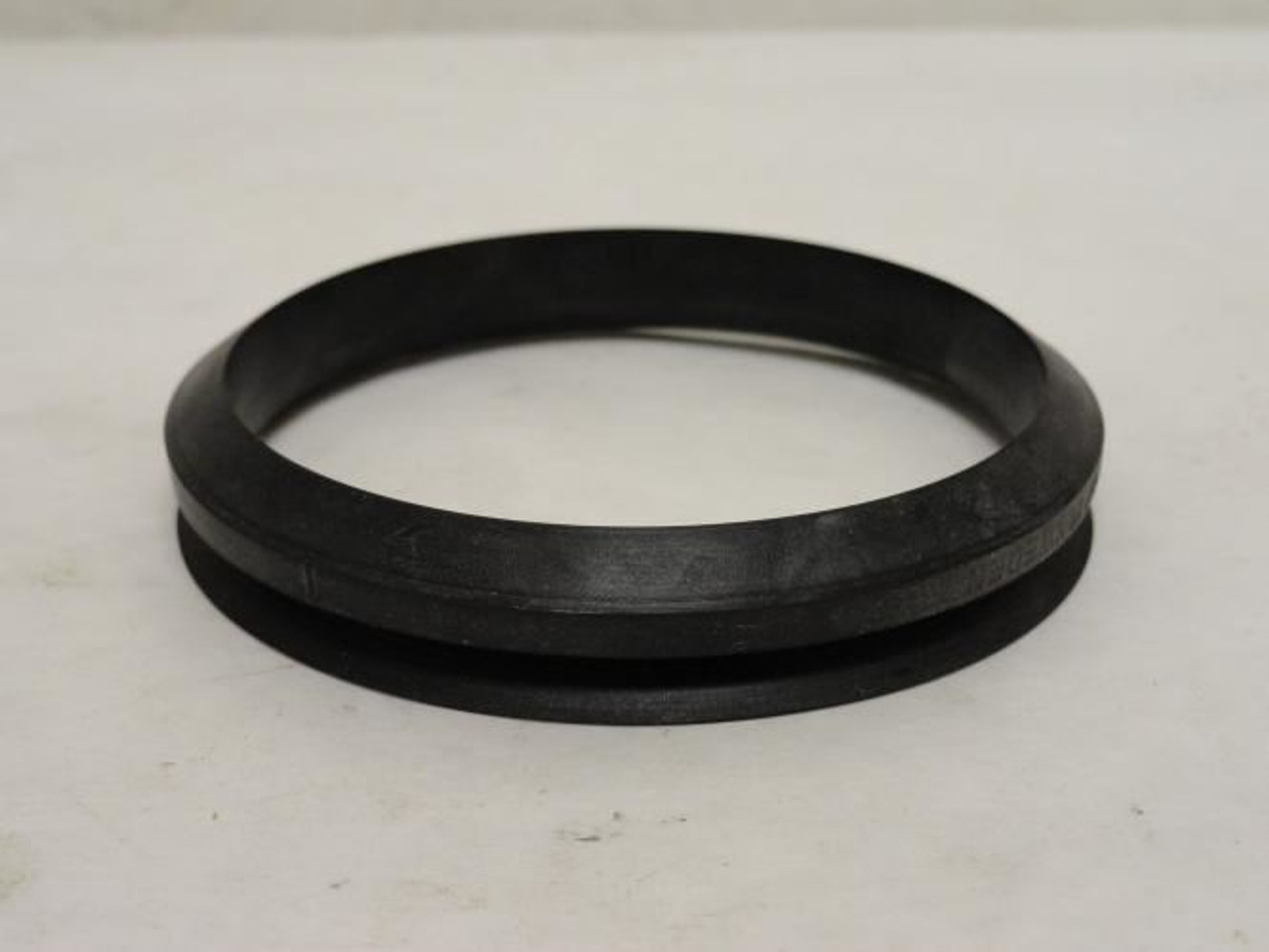 CR 400901; V-Ring 3.47"-3.66" Shaft Range x 4.21" OD
