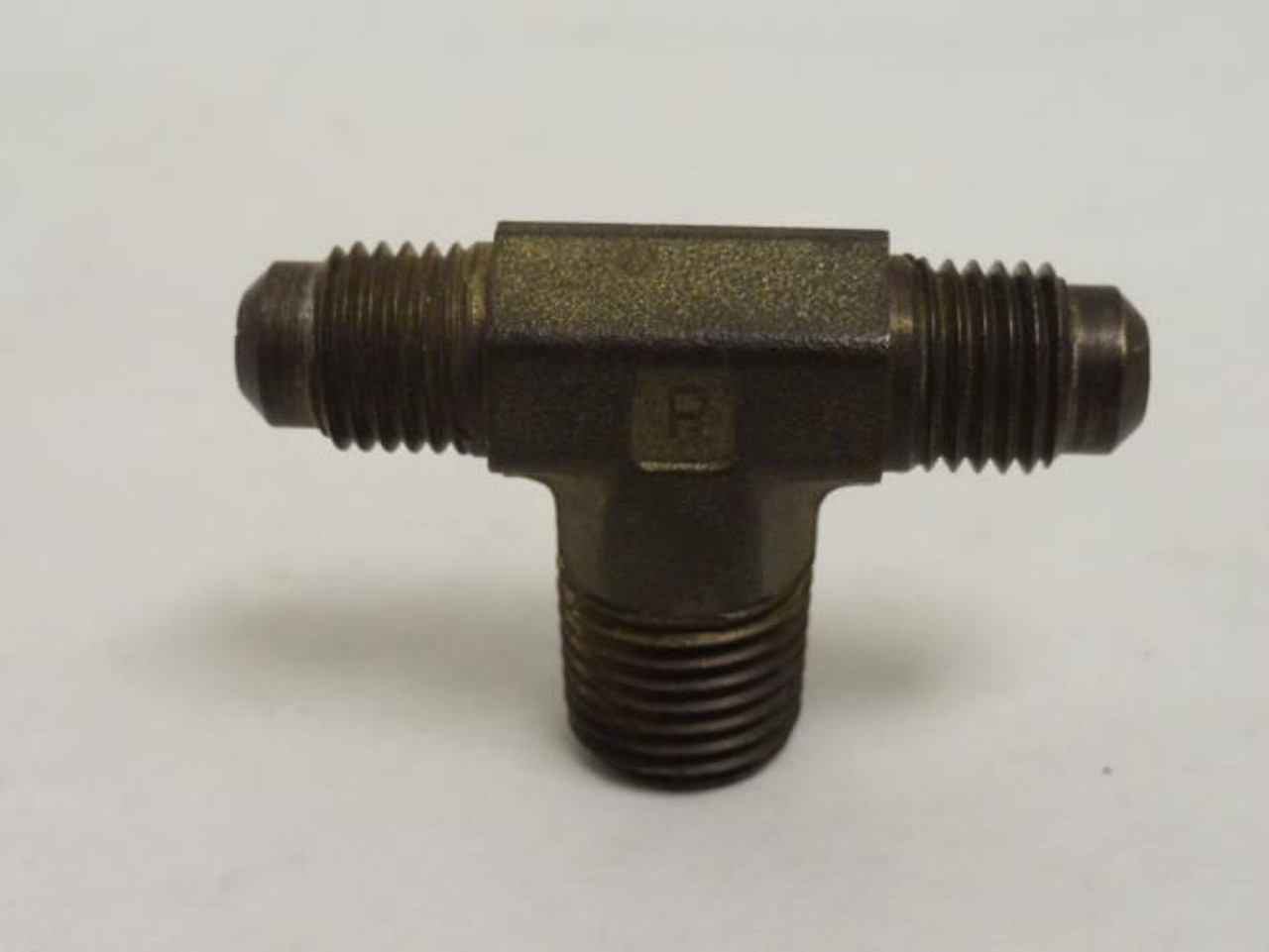 Parker 145F-4-4; Brass Male Branch Tee 1/4 SAE J512; 1/4NPT