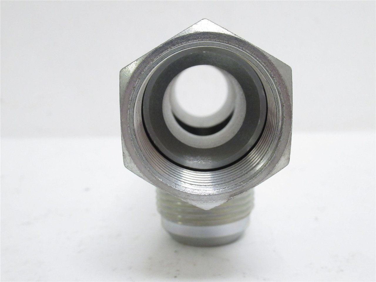 Parker 16 R6X-S; Swivel Nut Run Tee; 1 JIC x 1 JIC SW x 1 JIC Parker 16 R6X-S; Swivel Nut Run Tee; 1 JIC x 1 JIC SW x 1 JIC