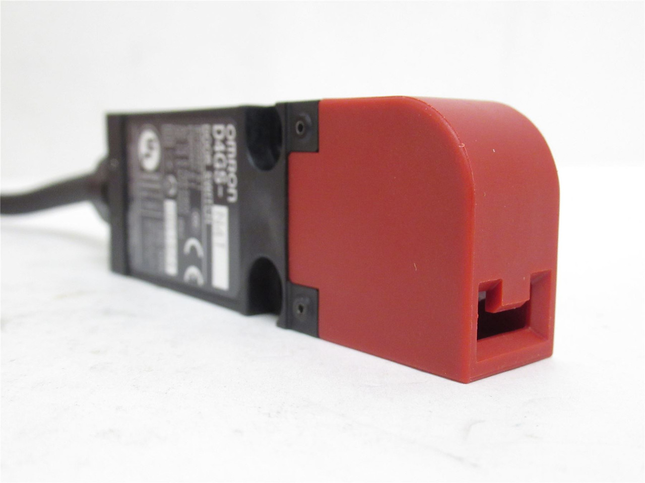 Omron D4GS-N4T; Safety Switch; 3PST-NC; 240V; 750mA