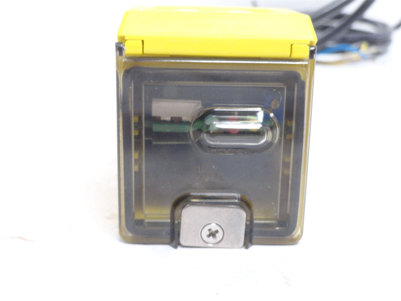 Banner Q45VR2LV; Wired Photo Sensor 37002; 90-250VAC; SPDT