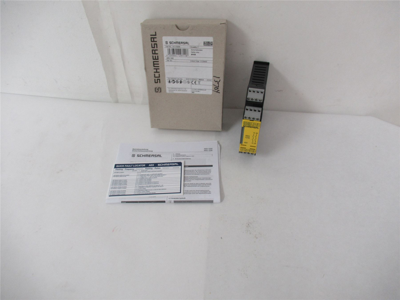 Schmersal 101170049; Safety Relay 24 VDC AC 15 230V/3A Schmersal 101170049; Safety Relay 24 VDC AC 15 230V/3A
