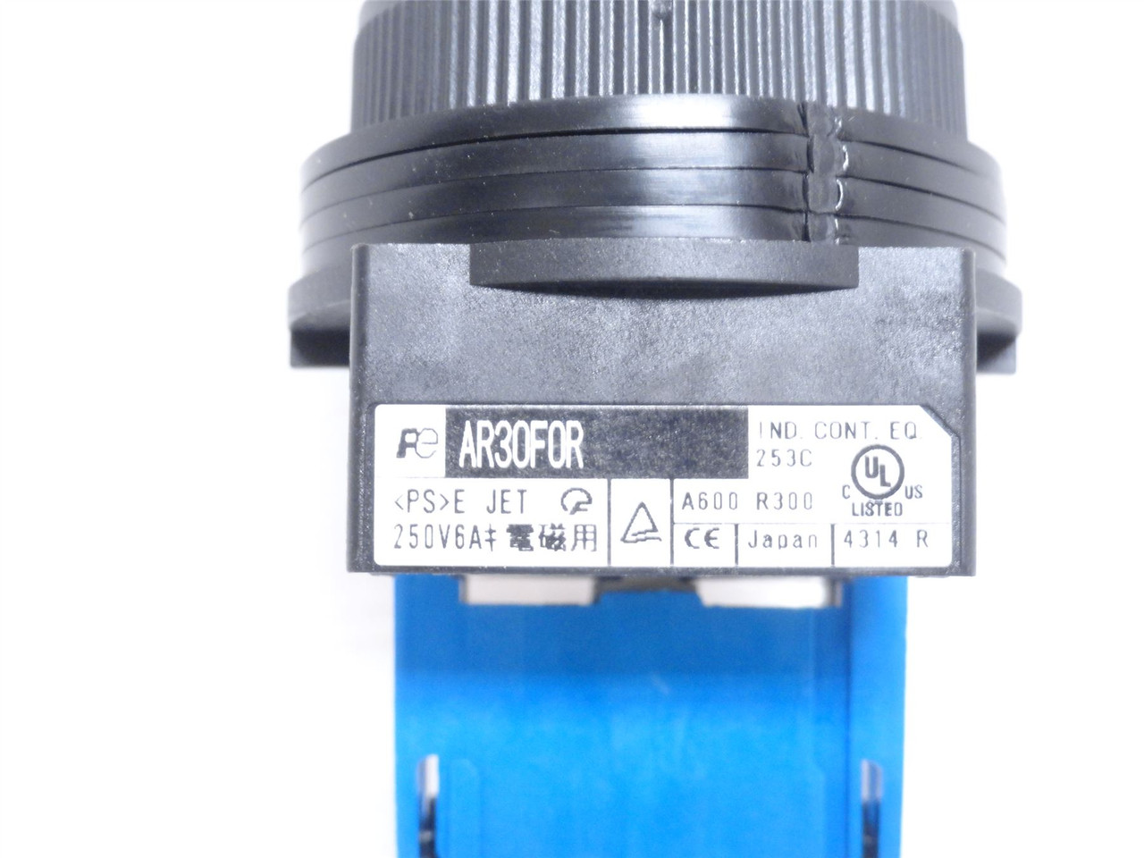 Fuji AR30FOR-10G; Momentary Push-Button; Green; 30mm