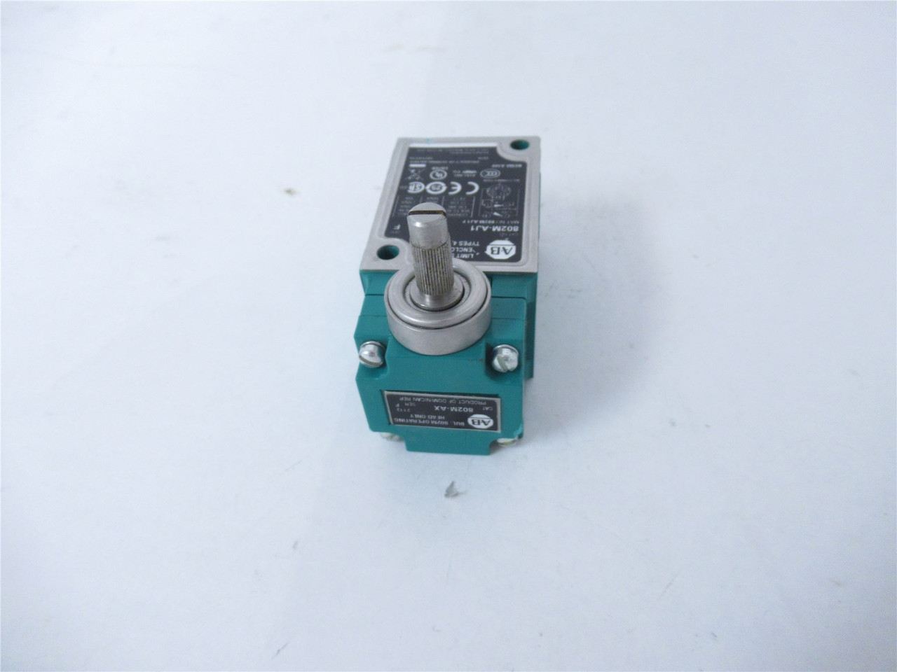Allen-Bradley 802M-AJ1; Limit Switch 2 Circuit LeverType 5Pin